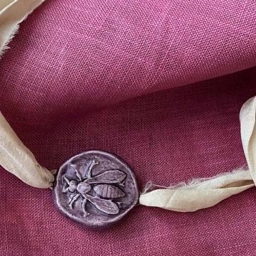 Bracelet Abeille en Faïence et Sari, violet [1]