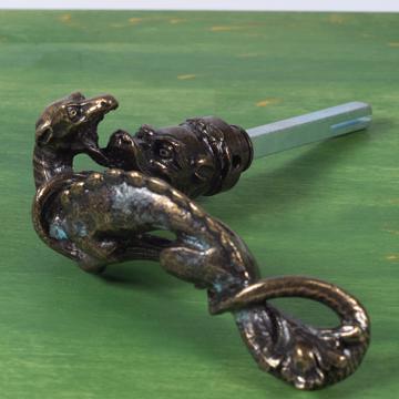 Poignée de porte Griffon en métal patiné, bronze, droite [4]