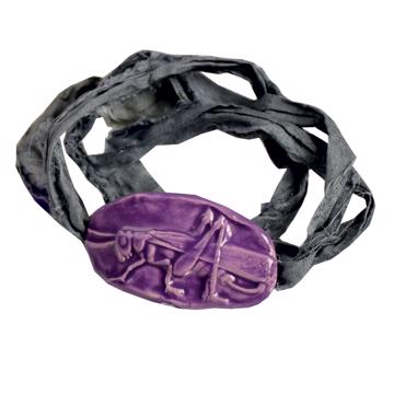 Bracelet Sauterelle en Faïence et Sari, aubergine