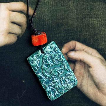Pendentif Macao en faïence et cuir, bleu canard [2]