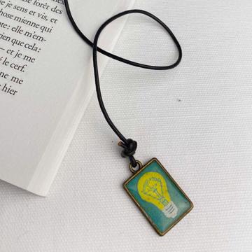 Book Mark in resin and leather, multicolor, bulb [1]