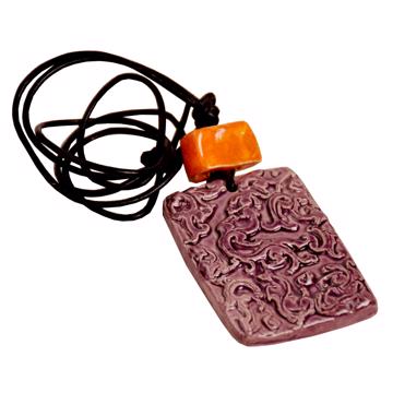 Pendentif Macao en faïence et cuir, aubergine