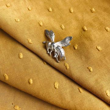 Pin's Abeille en cuivre argenté, argent [2]