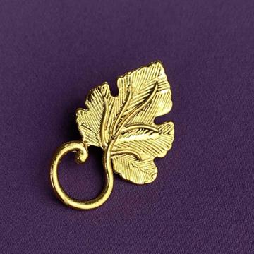 Pin's porte lunettes Vigne en métal argenté ou doré, or [3]