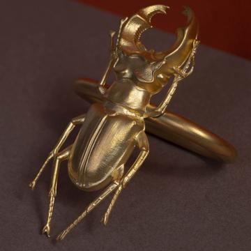 Ronds de Serviette Insectes en cuivre estampé, or mat, lucane [2]