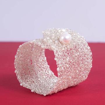 Rosée cuff in pearls and silver plated