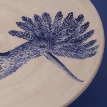 Assiette Forêt Bleue en faïence tournée, bleu foncé, huppe [2]