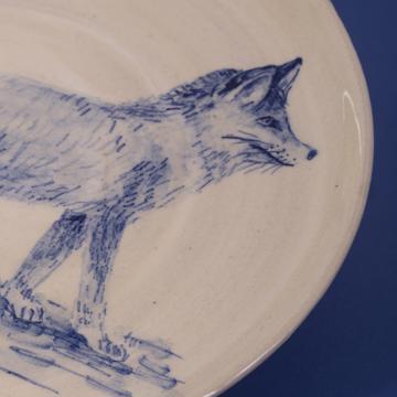 Assiette Forêt Bleue en faïence tournée, bleu foncé, renard [2]