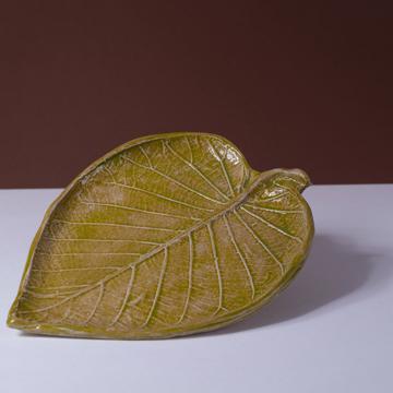 Viburnum Dessert Plate in stamped earthenware