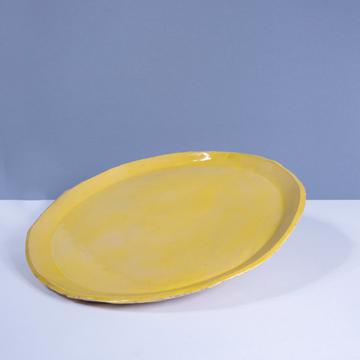 Birds service in stamped sandstone, light yellow, 27 cm de diam. [1]