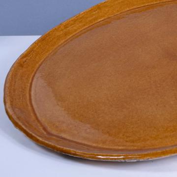 Birds service in stamped sandstone, honey, 27 cm de diam. [2]