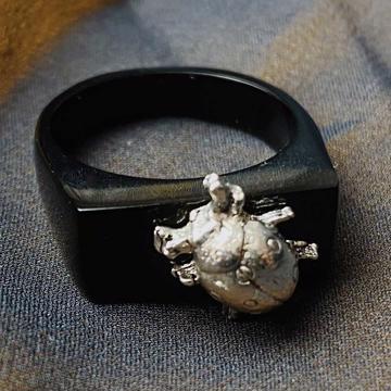 Bague Coccinelle en Corne, noir, taille 52 [3]