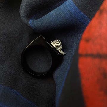 Bague Escargot en Corne, noir, taille 52 [2]