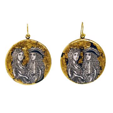 Boucles d'Oreilles Médaillon, modèle Couple, or, oreille percée [3]