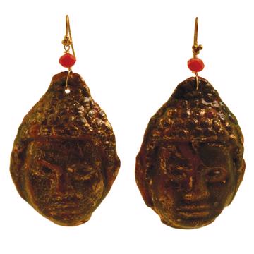 Boucles d'oreilles Bouddha en résine, or, oreille percée [5]