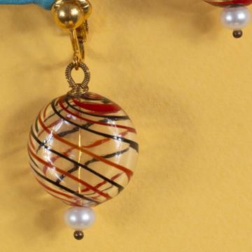 Boucles d'oreilles Murano rouge et noir en verre soufflé, multicolore, oreille non percée [4]