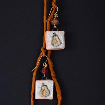 Boucles d'Oreilles Fruits en faïence, jaune orange, oreille percée [1]