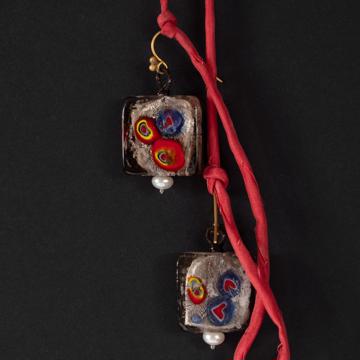 Square Murano earring in spun glass, black, pierced ear [5]