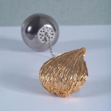 Boule à thé feuille en métal argenté ou doré et inox, or [1]