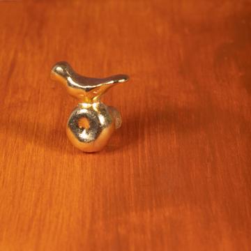 Bouton de porte Oiseau en métal patiné, or, main droite [1]