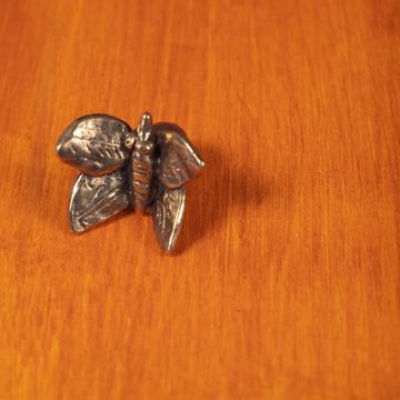 Buttefly knob in casted metal