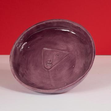 Visage dish in earthenware, purple [1]