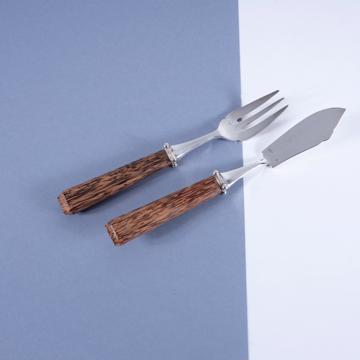 Plamtree fish cutlery in natural wood