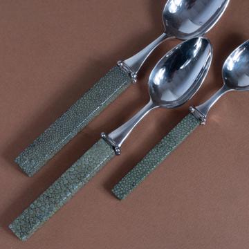 Galuchat spoon in real leather, dark green, table [3]