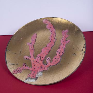 Coral plates in decoupage under glass