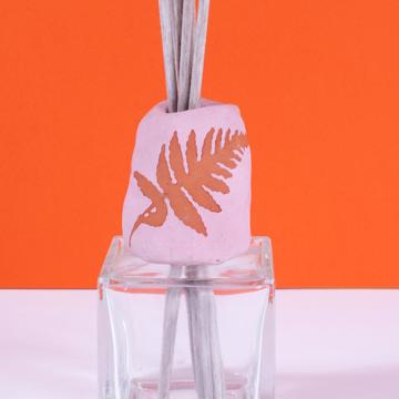 Diffuseur de Parfum Fougère en faïence et verre, rose clair, bergamote [2]