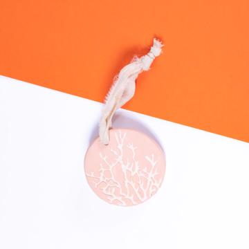 Coral Fragrance Medal in earthenware, light pink, bergamot [1]