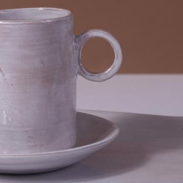 Tasse moka Chà en faïence tournée, blanc snow, avec le plateau  [4]