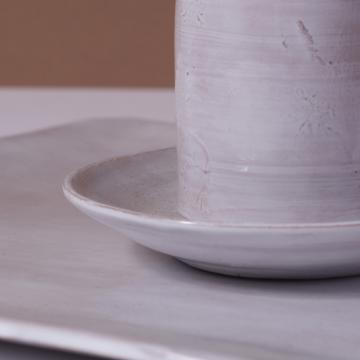 Tasse moka Chà en faïence tournée, blanc snow, avec le plateau  [2]