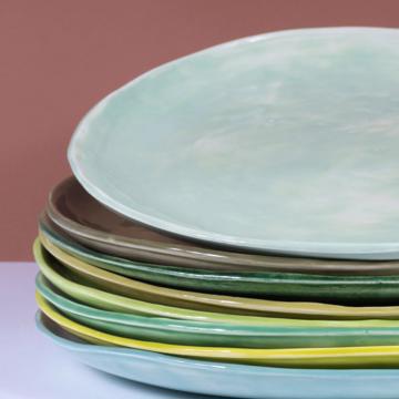 8 grandes assiettes Alagoa en faïence estampée, vert menthe [3]