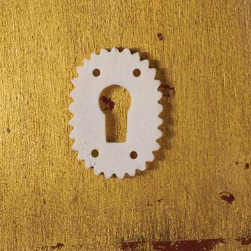 Key hole in Sculpted Bone, white, crenel [1]