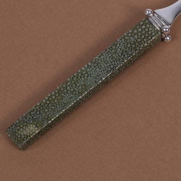 Galuchat snail fork  in real leather, dark green [2]