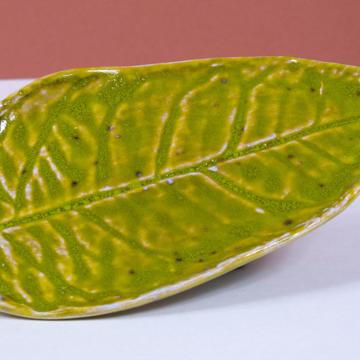 Lemon leaf in earthenware, peridot green [2]