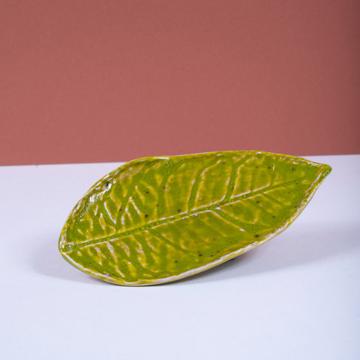 Petite feuille citronnier en faïence, vert péridot