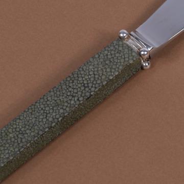 Couteau à fromage Galuchat en cuir véritable, vert foncé, table  [4]