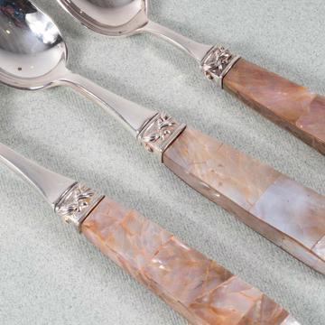 Cuillère Pacific en marqueterie de nacre, rose clair, dessert [2]