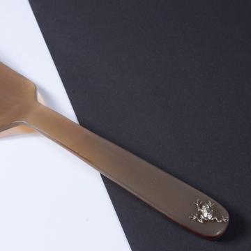 Pelle à Tarte Fluide en Corne, argent, grenouille [2]