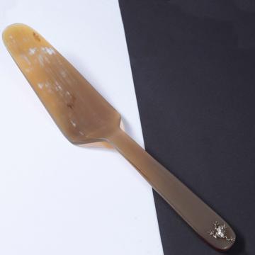 Pelle à Tarte Fluide en Corne, argent, grenouille [1]