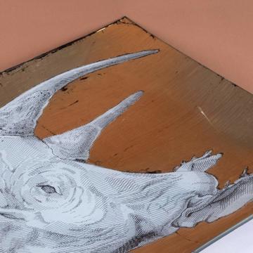Grand plat Rhinocéros en découpage sous verre, or, 34 cm [2]