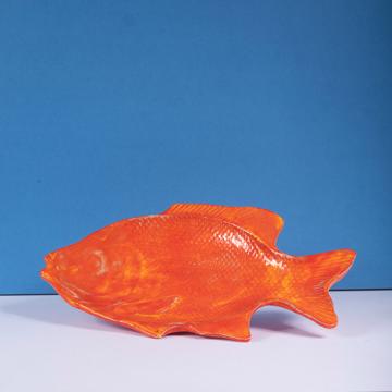 Plat Mérou en faïence estampée