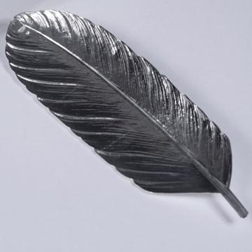 Plume estampée en métal argenté ou doré, argent, 18 cm [2]