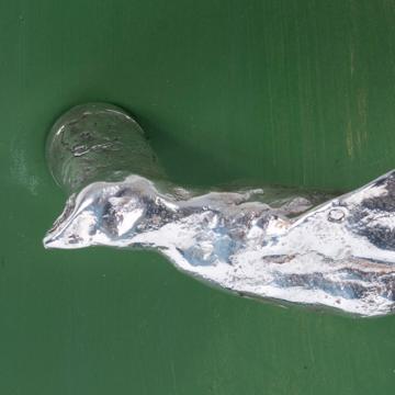 Poignée de porte Oiseau en métal patiné, argent, droite [2]
