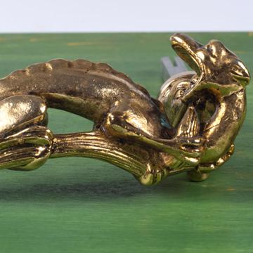 Poignée de porte Griffon en métal patiné, or, main gauche [5]
