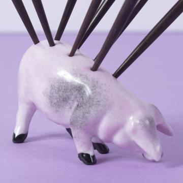 Porte pique Cochon en porcelaine, rose clair, ebène et or [2]