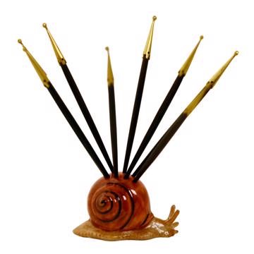 Porte pique Escargot en porcelaine, marron, ebène et or [3]