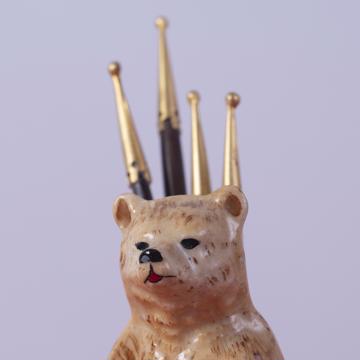 Porte pique Ours en porcelaine, beige, ebène et or [2]
